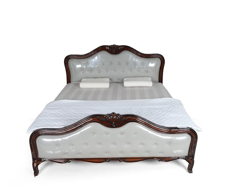 Tufted Model Double – image 2
