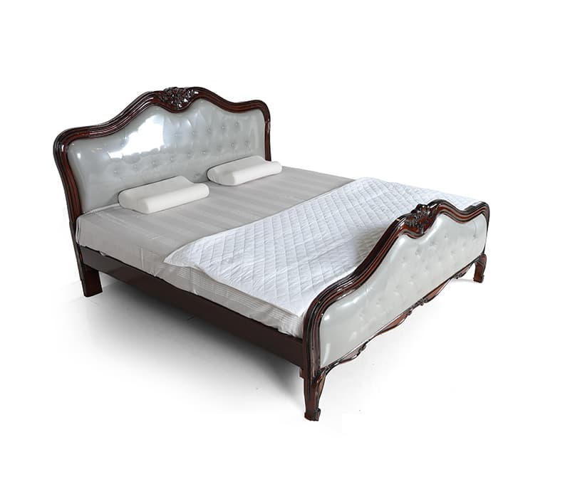 Tufted Model Double – image 3